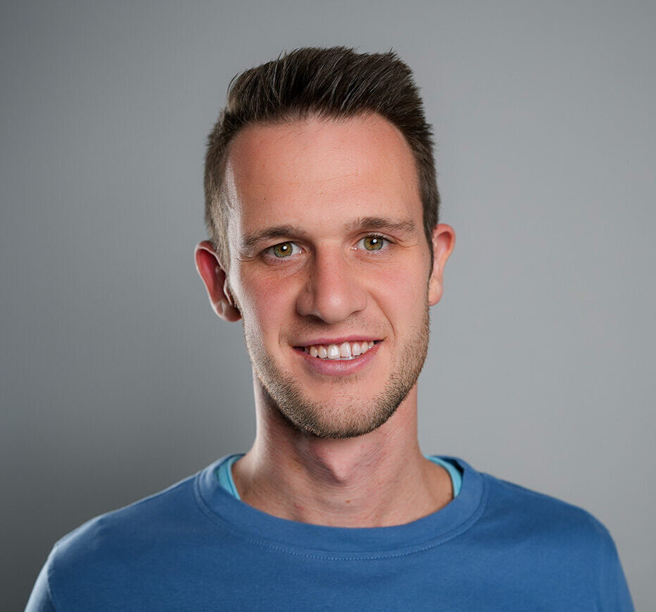 Dennis Mrochen, Inhaber